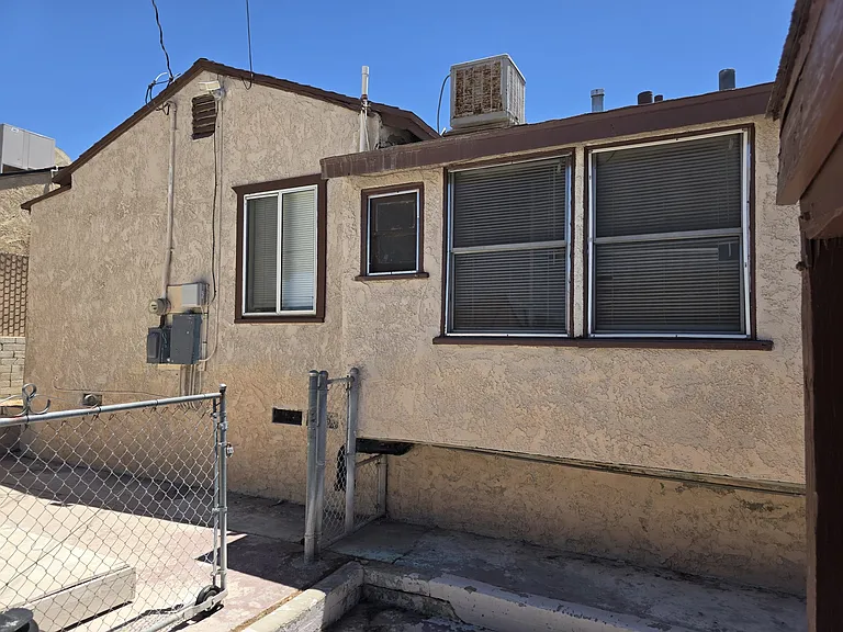 101 W Desert View Dr — Photo 10