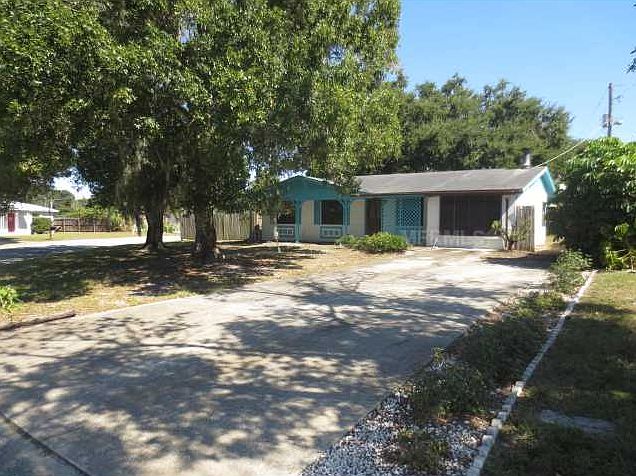 1st image of 8511 River Oaks Dr