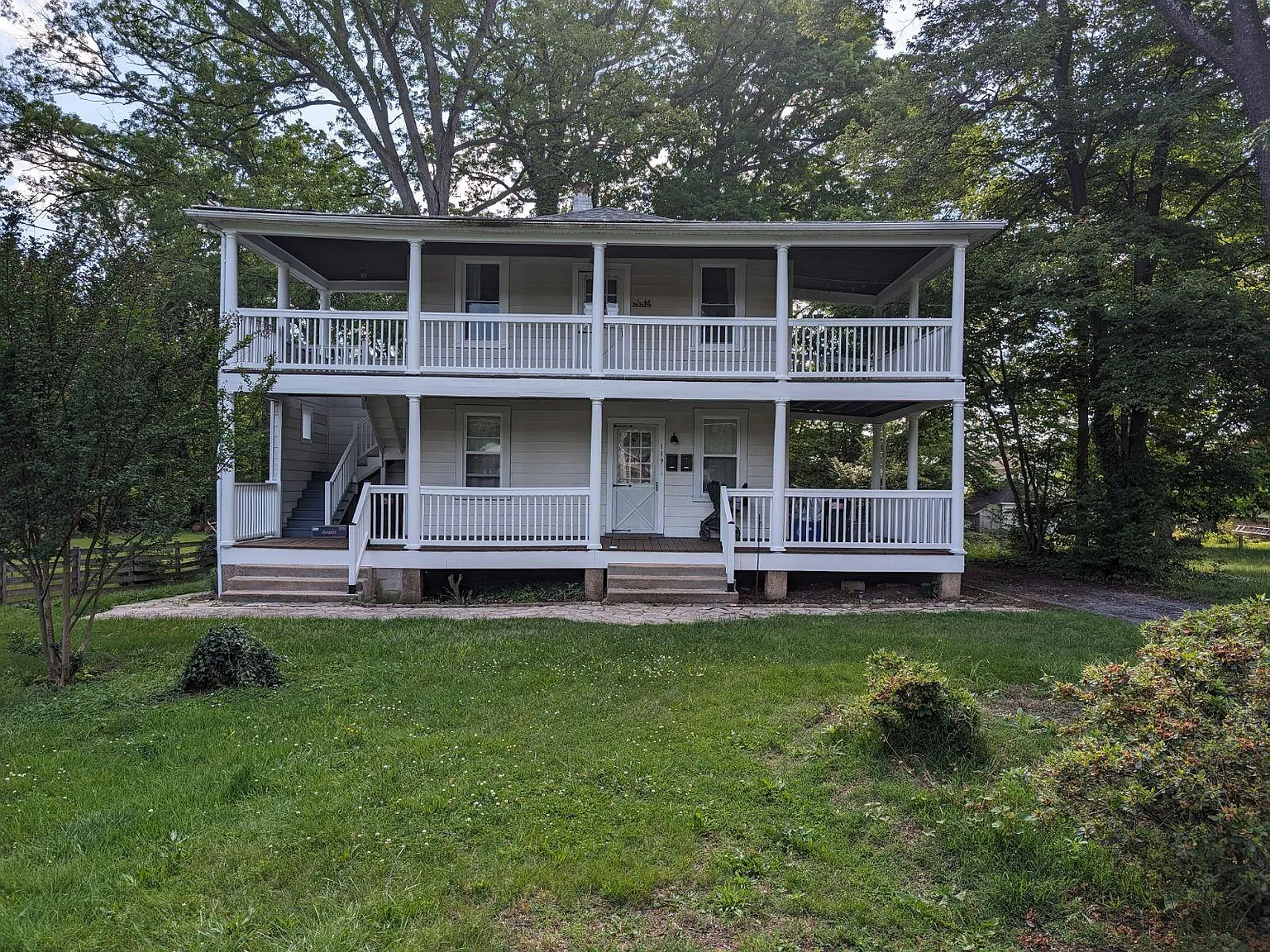 2 bed, 1275 sqft, $2,200 — Photo 1