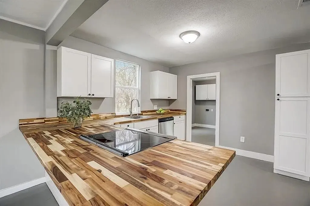 720 East Guadalupe Street - 1 — Photo 4