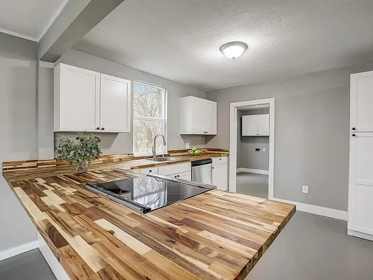 720 E Guadalupe St — Photo 4