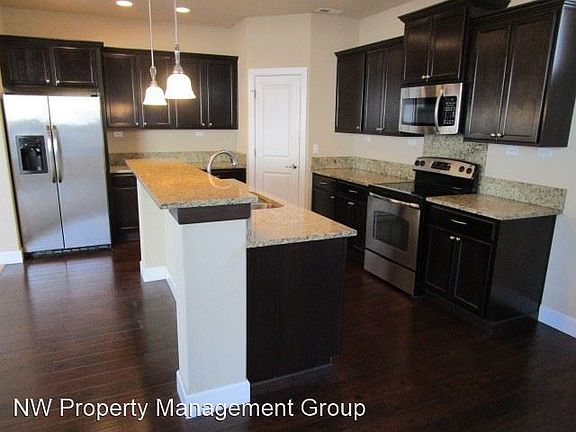 2nd image of 10035 1st St NE
