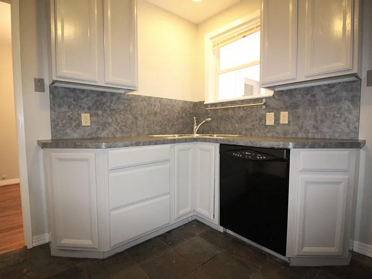 10415 Losa Dr — Photo 11