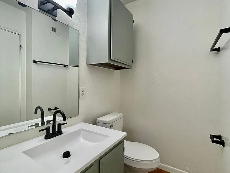 Chestnut Place Apartments — Photo 30