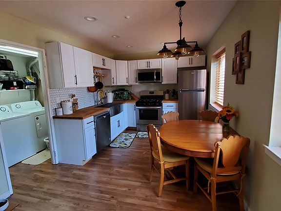 4th image of 40 Monet Ct Floor 2