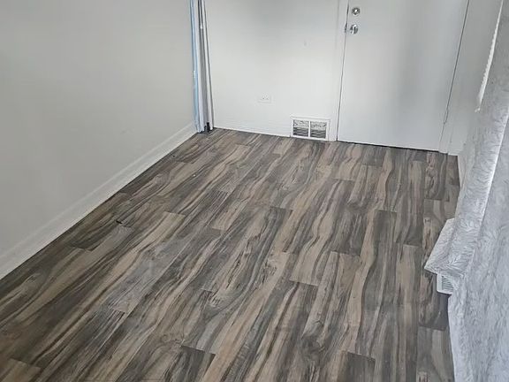5th image of 304 Dwight St #2