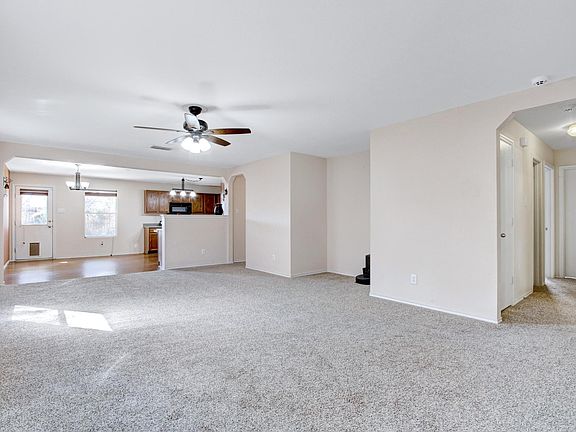 3rd image of 8014 Fountain Chas