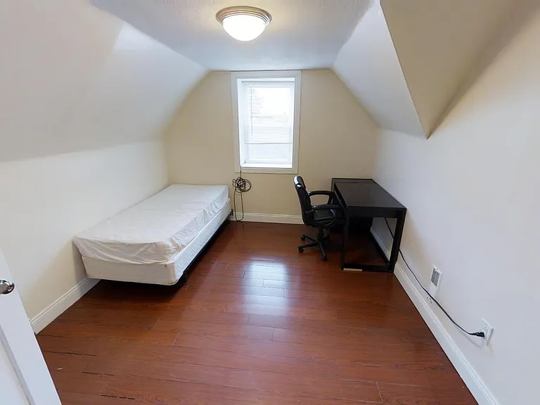 127 Comstock Pl — Photo 7