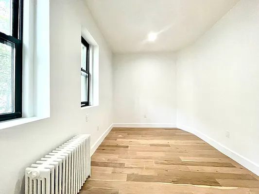 Rented by Pear NYC LLC | media 28