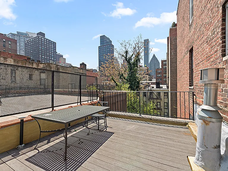 320 E 55th St #TOWNHOUSE — Photo 20