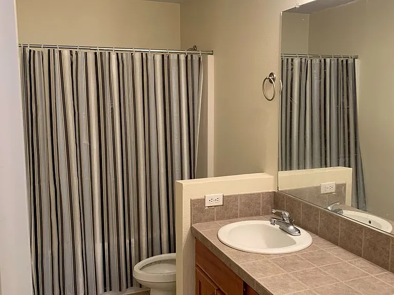 11603 NW 27th Ct — Photo 14