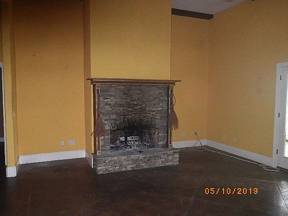 4th image of 1523 N Plantation Dr