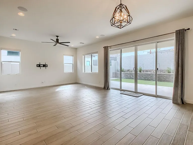 1005 E Paseo Way — Photo 21