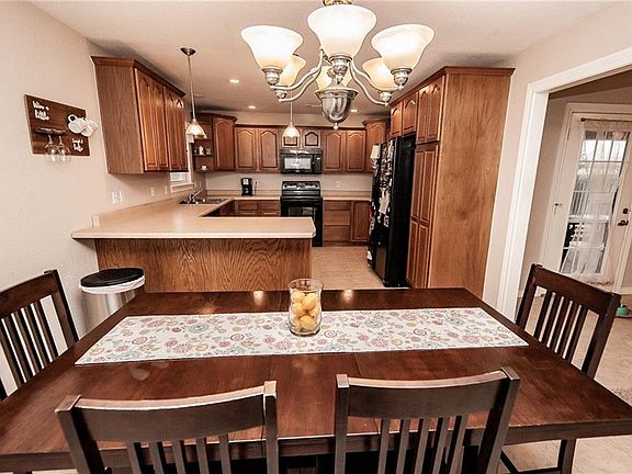 3rd image of 714 Hankins Ave