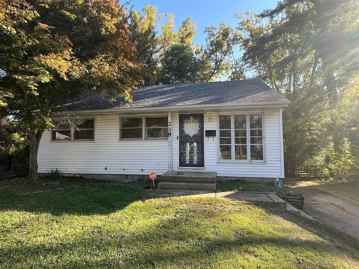 Move in ready! — Photo 1