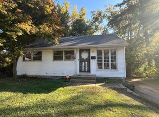 238 Estridge Rd, Saint Louis, MO 63137