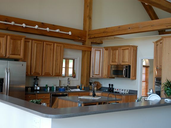 5th image of 257 Vista Manor Dr