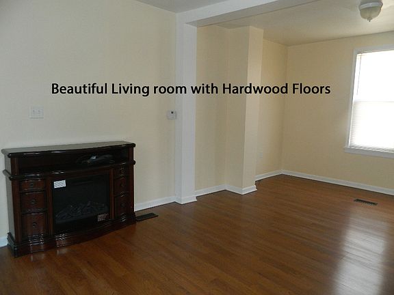Living Room w/Fireplace