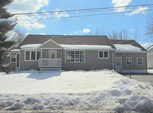 40 Hackett St, Selkirk, NY 12158