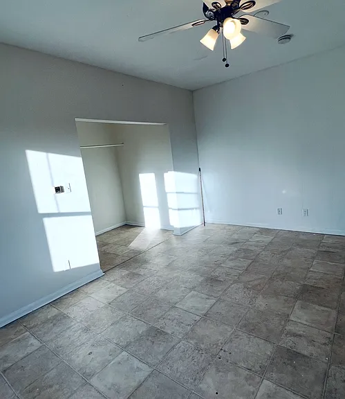 4456 Lockwood Ave — Photo 1