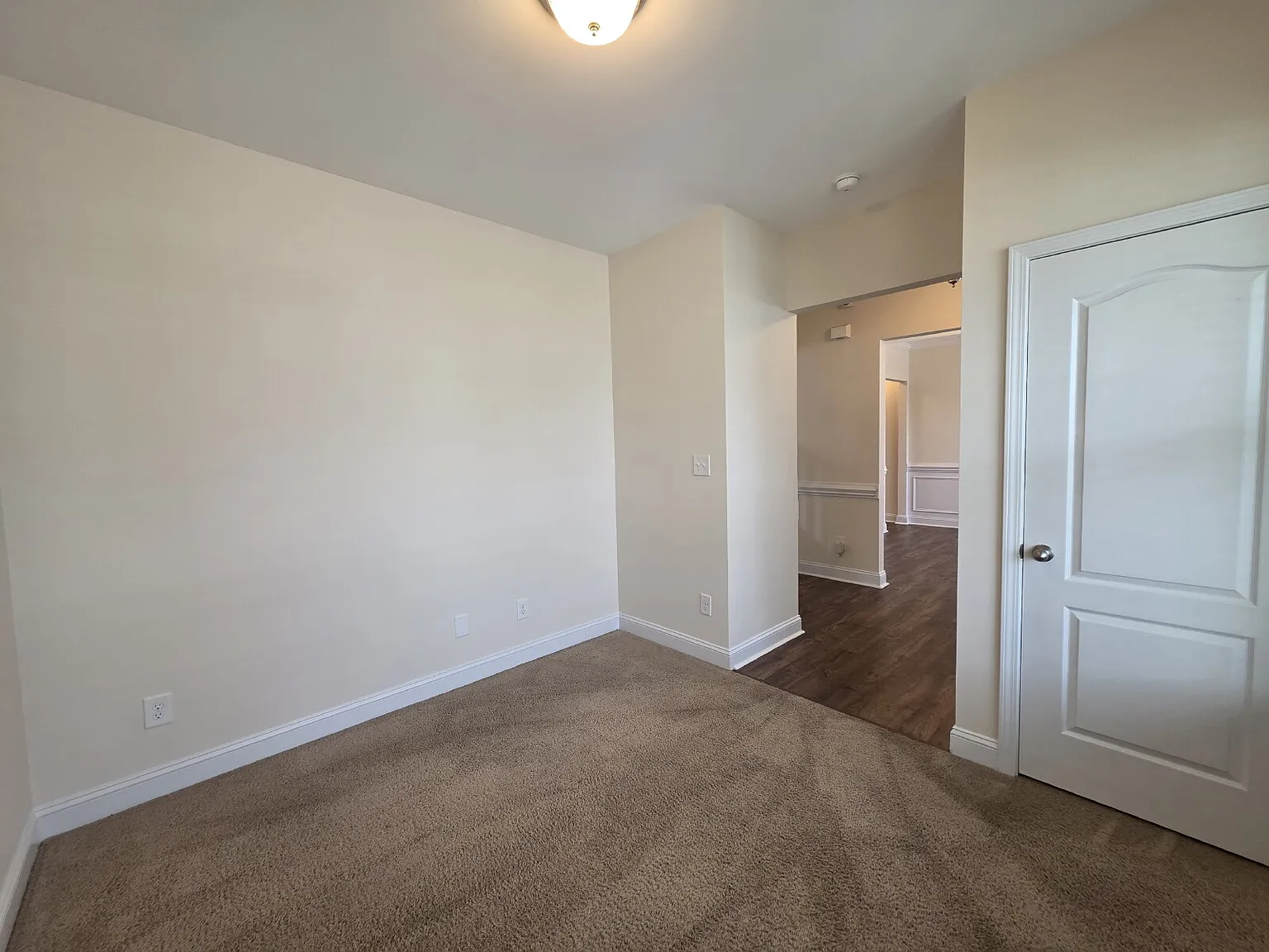4 bed, 3.0 bath, 2865 sqft, $2,350 — Photo 4