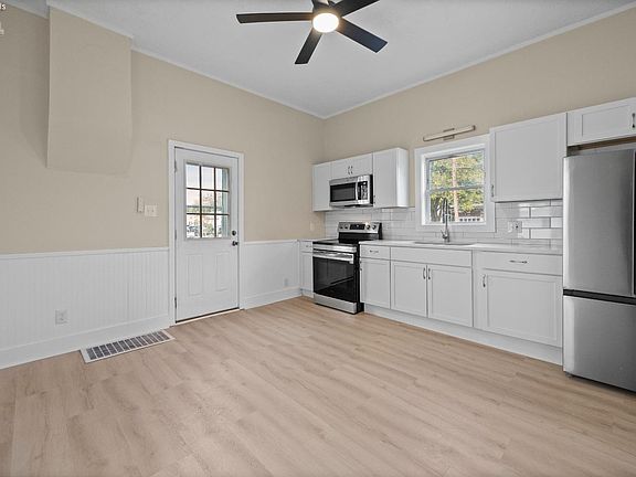 5th image of 1503 Camp St