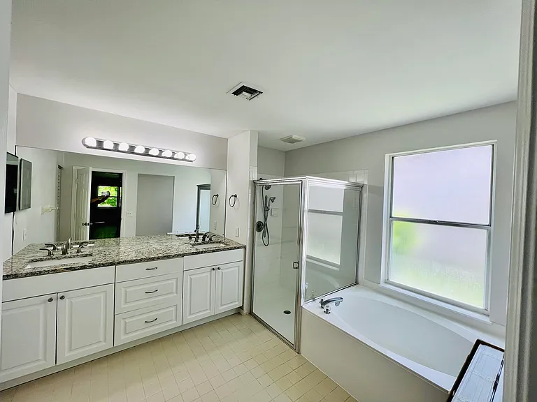 2485 Stonegate Dr — Photo 14