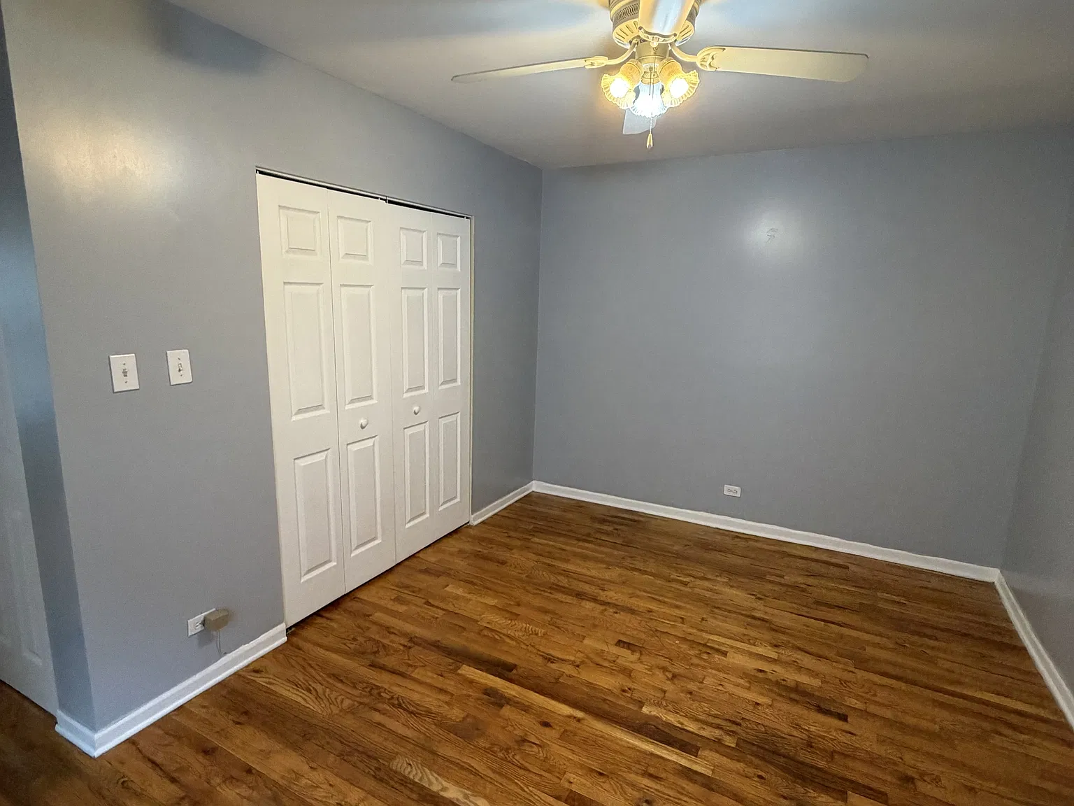 1303 E 71st Pl — Photo 4
