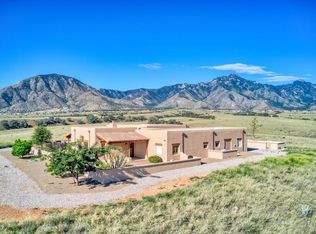 9520 S Oakridge Dr, Hereford, AZ 85615