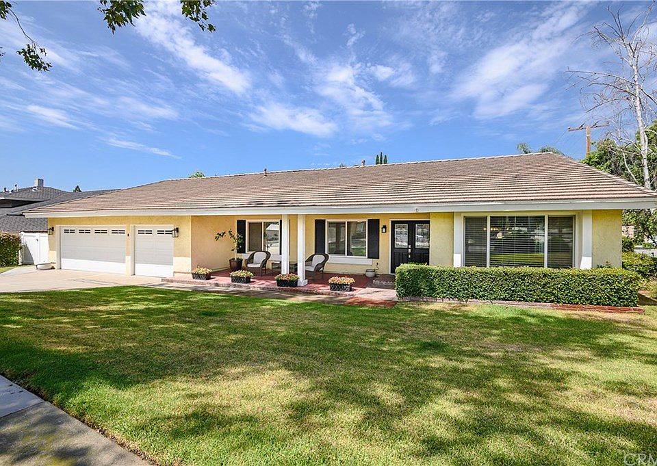 1st image of 2485 Bonnie Brae Ave