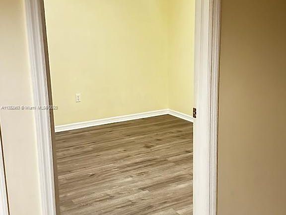 5th image of 1260 SE 27th St Unit 102