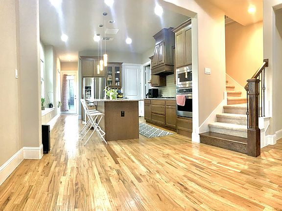 3rd image of 7101 Myrtleridge Dr