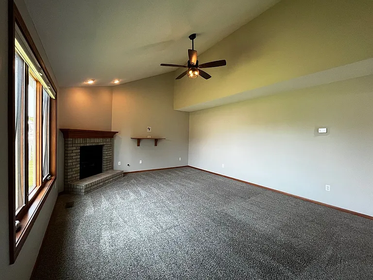 1034 Hemingford Ct — Photo 16