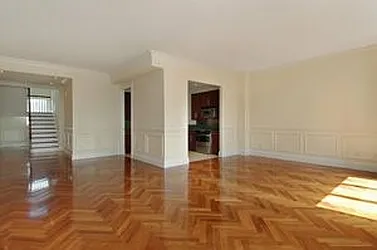 Rented by Beekman Regent Leasing 