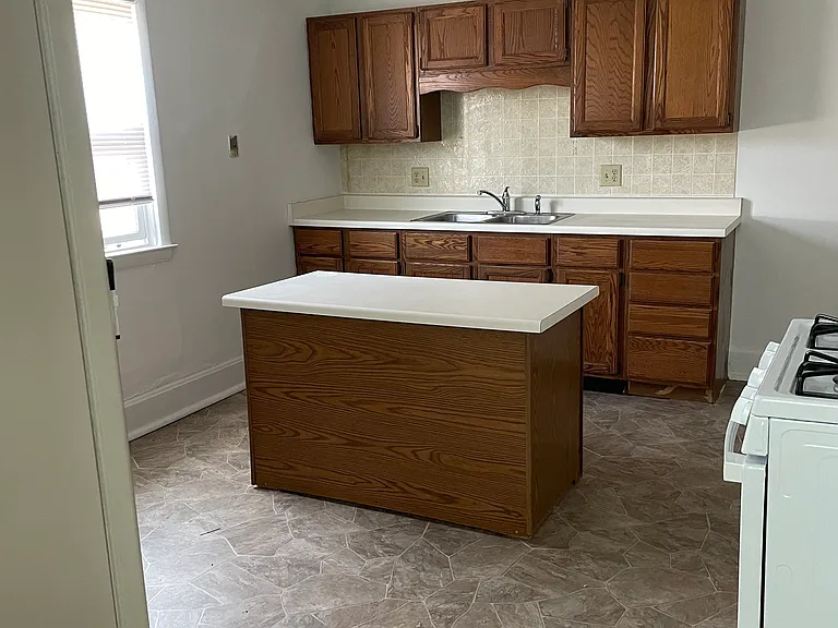 10427 Northwestern Ave #3 — Photo 7