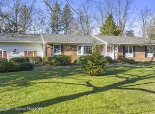 3 Sweet Briar Ln, Holmdel, NJ 07733
