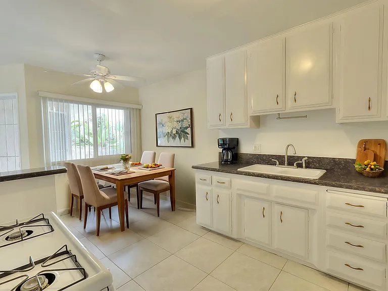 4808 Riverton Ave #6 — Photo 10