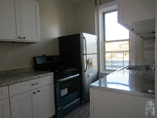 Rented by Skyline Group Real Estate | media 16