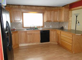 210 N Walnut St, Vernon, MI 48476