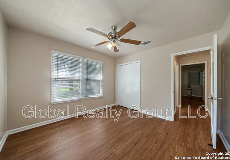 400 Mitchell Ave — Photo 10