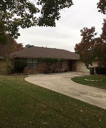 2nd image of 4704 Lake Park Dr