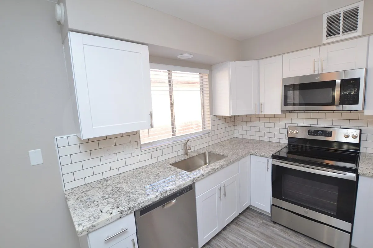 2 bed, 1.0 bath, 981 sqft, $1,499 — Photo 3