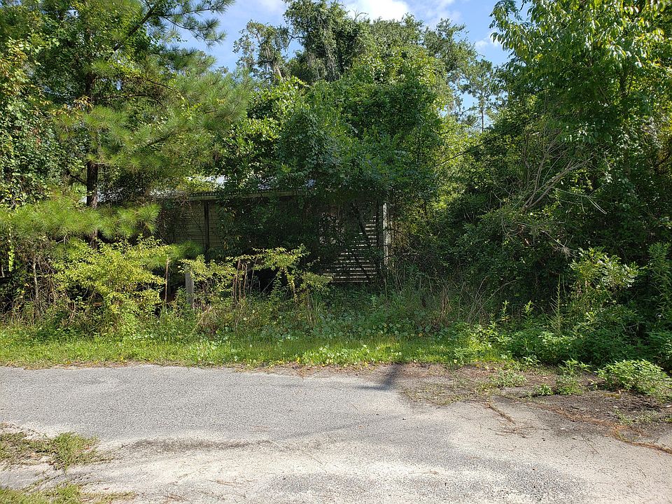 1st image of 227 NW Gerson Ln