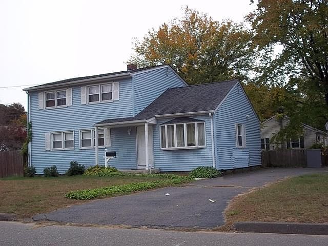2nd image of 19 Mitchell Ct