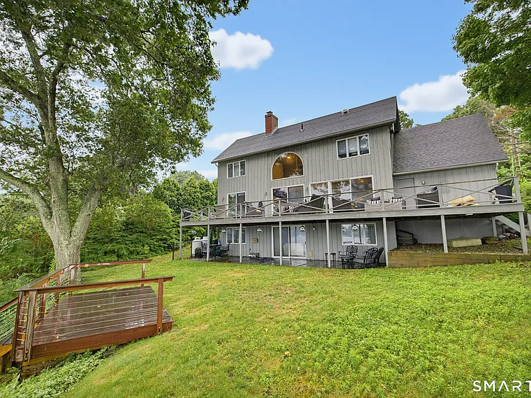 30 Riverside Ave — Photo 37