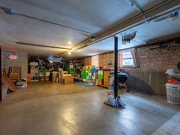 5th image of 9007 La Crosse Ave