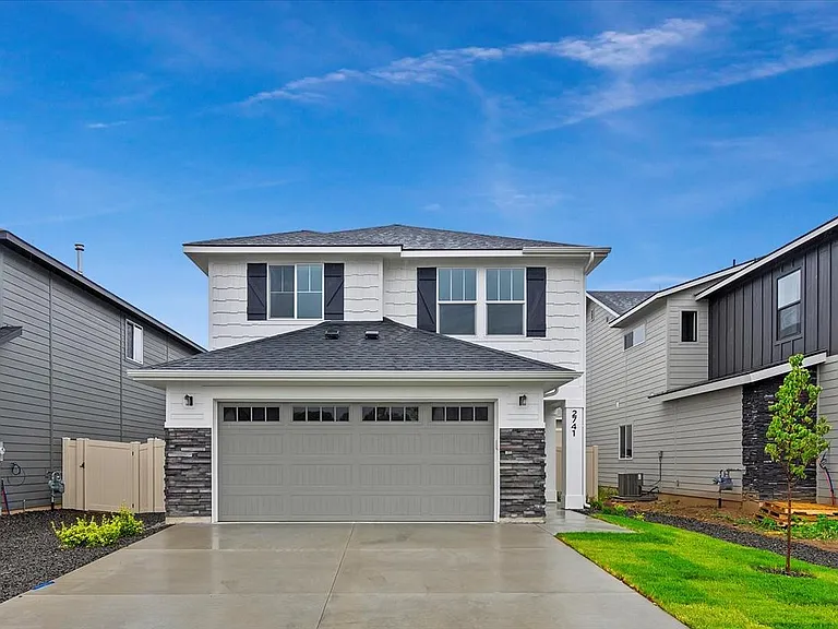 2741 E Jasmine St — Photo 1