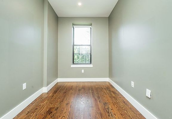 2nd image of 903 Saint Johns Pl #2CC
