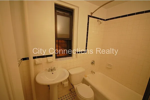 Rented by City Connections Realty | media 28