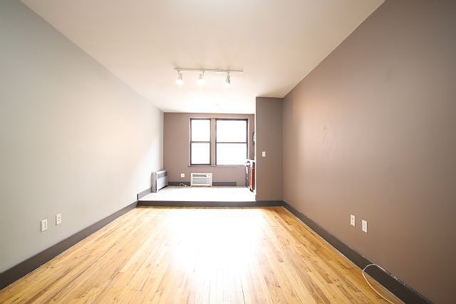 2nd image of 422 E 14th St APT 3B